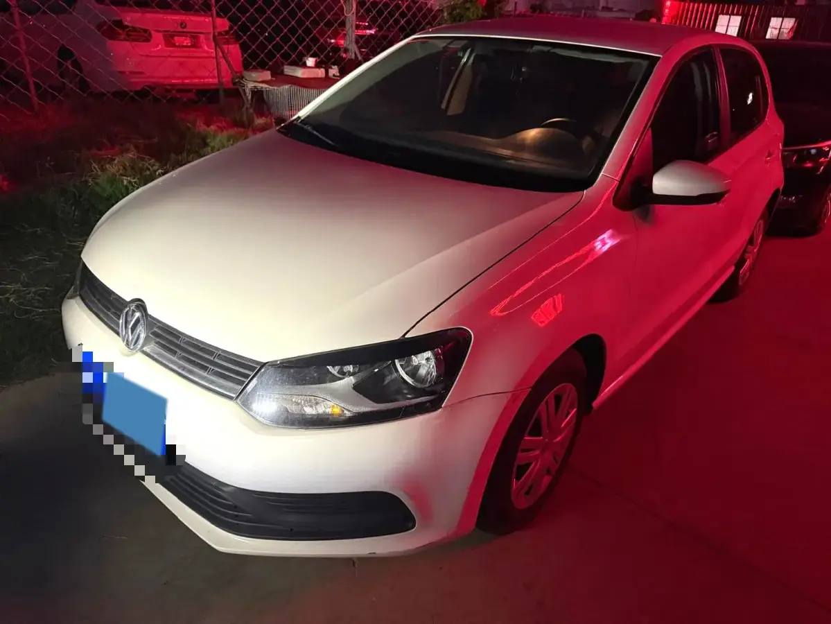 2016 Volkswagen Polo 1.4L 90HP L4 6AT
