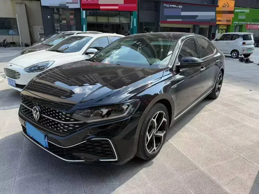 2024 Volkswagen Passat 2.0T 220HP L4 7DCT