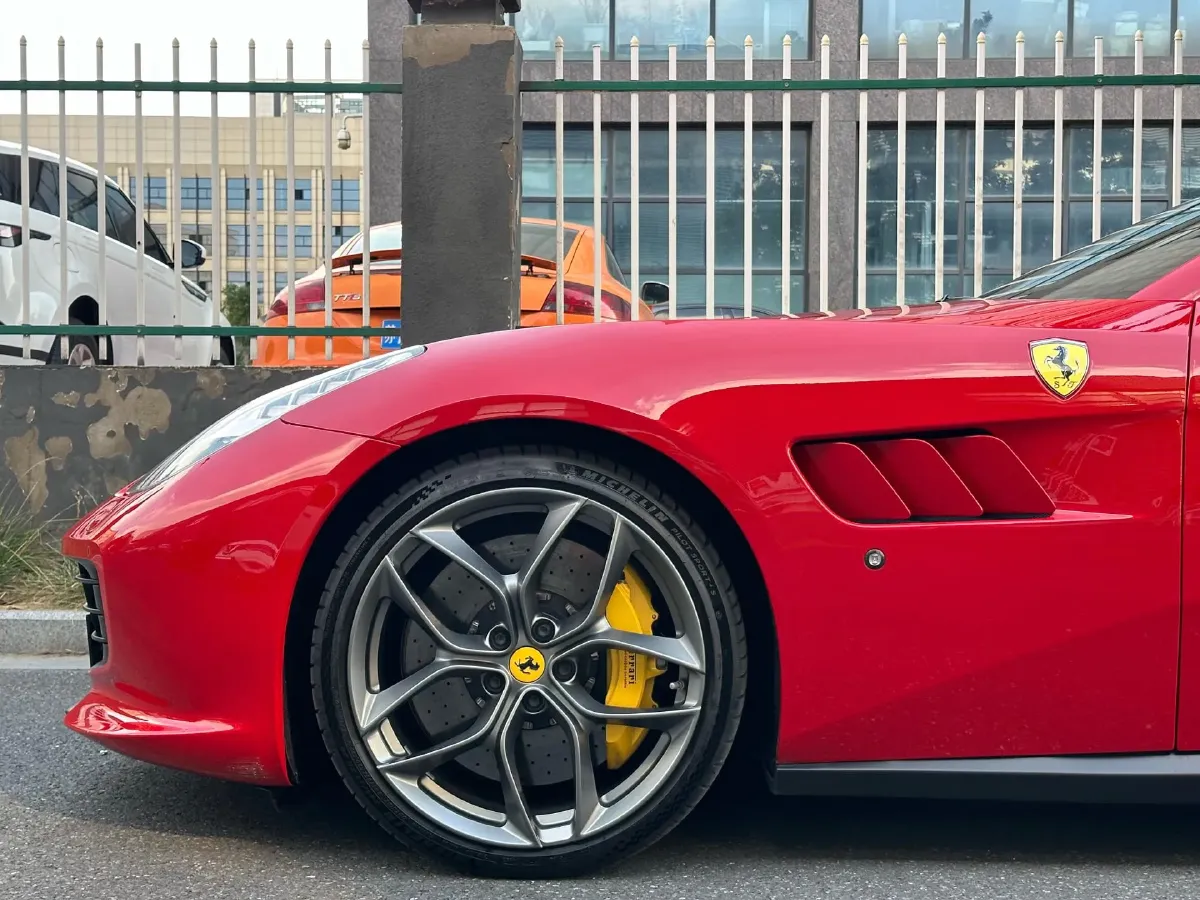 2017 Ferrari GTC4 Lusso 3.9T 609HP V8 7DCT,autocango,china used car exporter,china ev exporter,chinese used car exporter,chinese used ev exporter