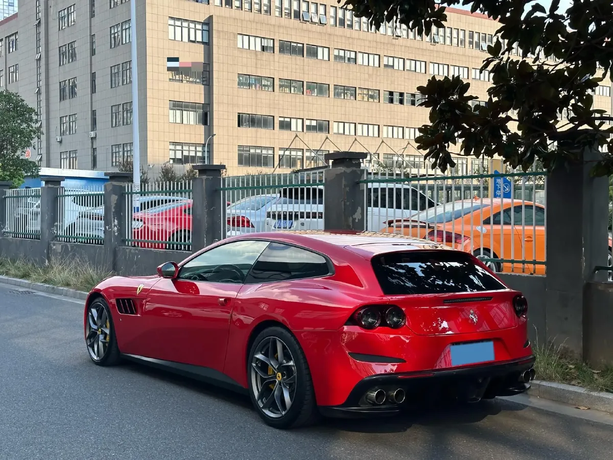 2017 Ferrari GTC4 Lusso 3.9T 609HP V8 7DCT,autocango,china used car exporter,china ev exporter,chinese used car exporter,chinese used ev exporter