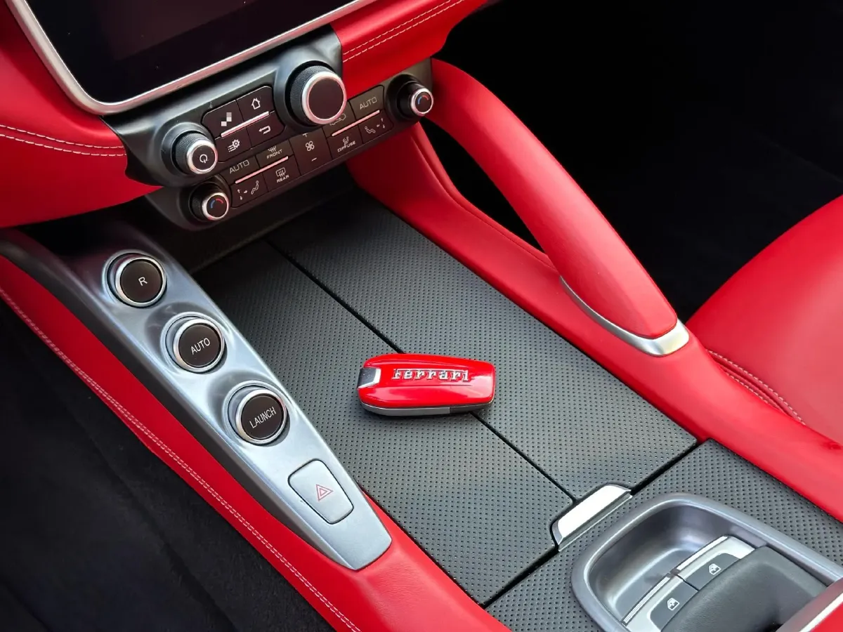 2017 Ferrari GTC4 Lusso 3.9T 609HP V8 7DCT,autocango,china used car exporter,china ev exporter,chinese used car exporter,chinese used ev exporter