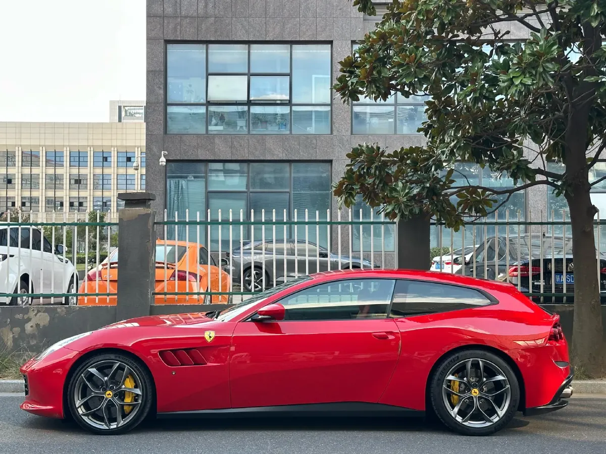 2017 Ferrari GTC4 Lusso 3.9T 609HP V8 7DCT,autocango,china used car exporter,china ev exporter,chinese used car exporter,chinese used ev exporter