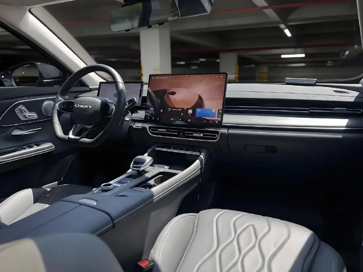 2025 Chery Arrizo 8 Pro 1.6T 197HP L4 7DCT,autocango,china used car exporter,china ev exporter,chinese used car exporter,chinese used ev exporter