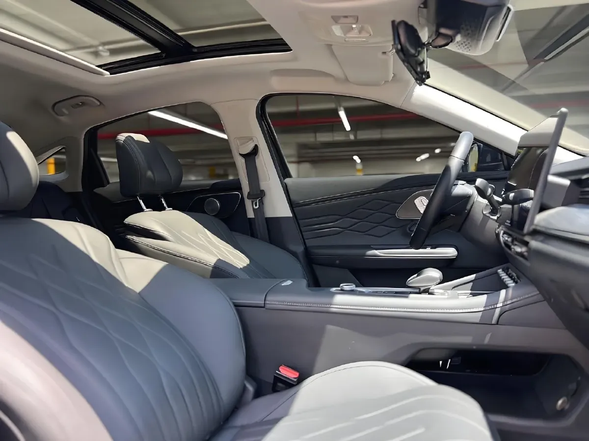 2025 Chery Arrizo 8 Pro 1.6T 197HP L4 7DCT,autocango,china used car exporter,china ev exporter,chinese used car exporter,chinese used ev exporter