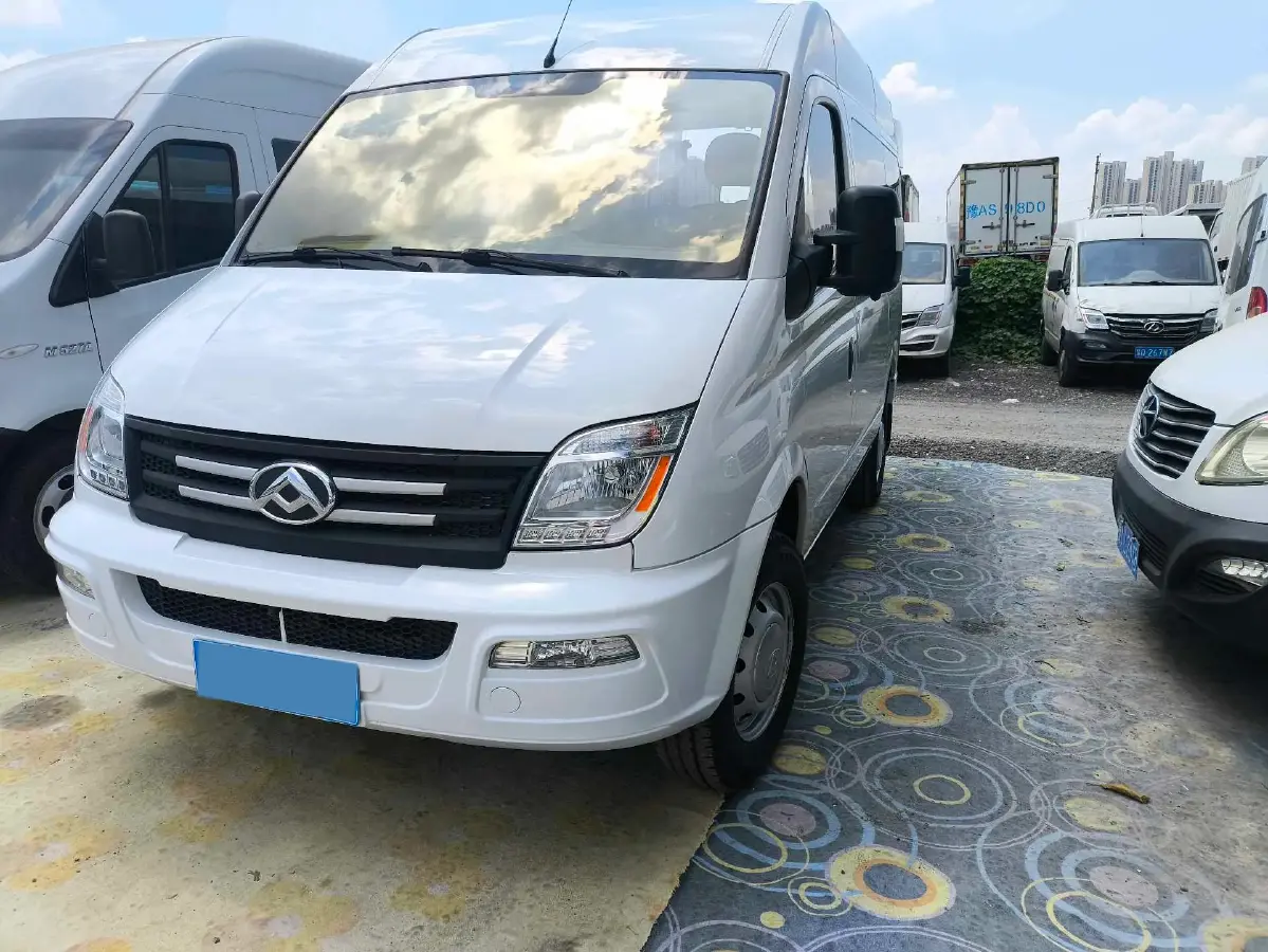 2020 MAXUS XinTu V80 2.5T 136HP L4 6MT