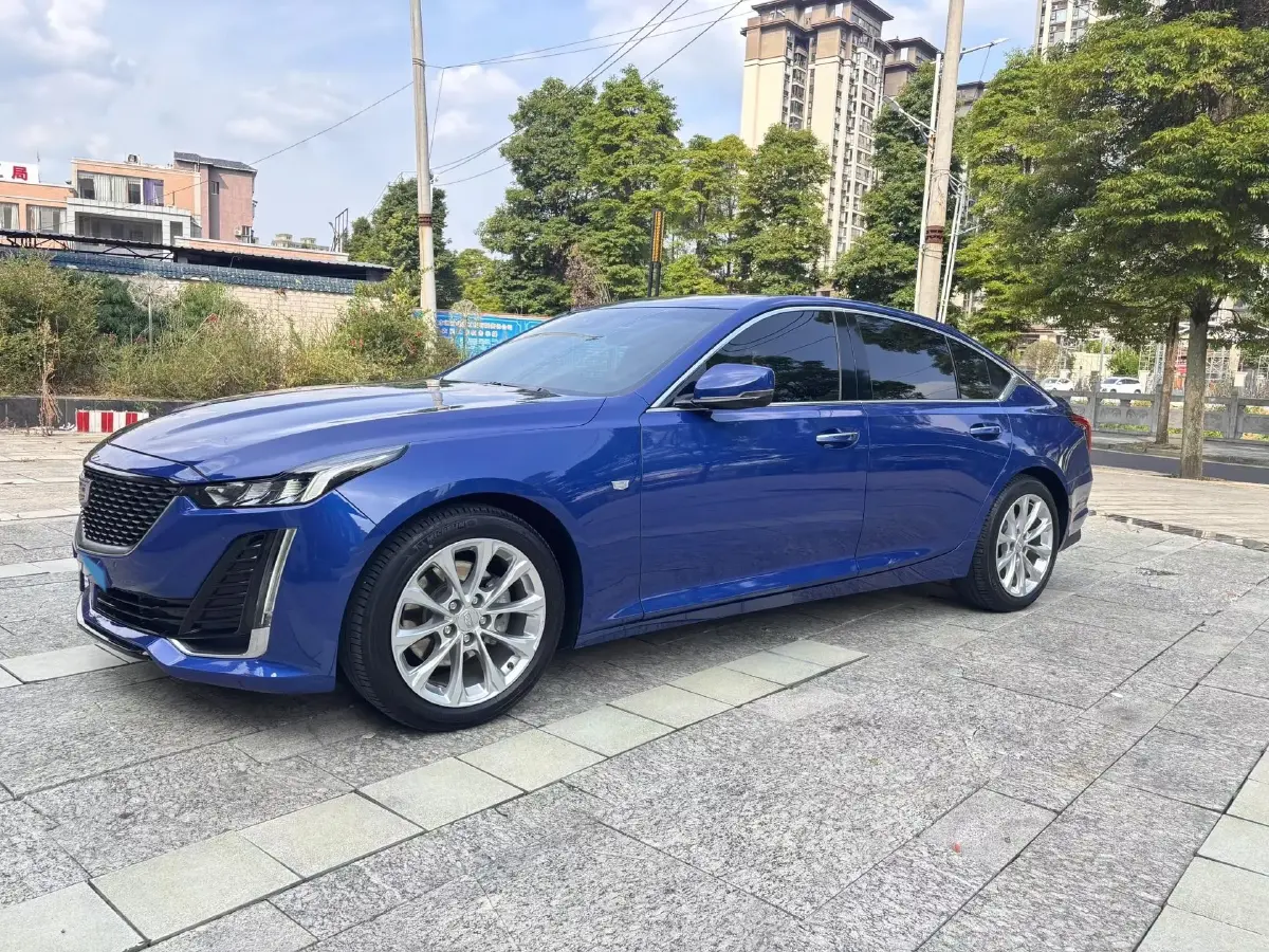 2022 Cadillac CT5 2.0T 237HP L4 10AT