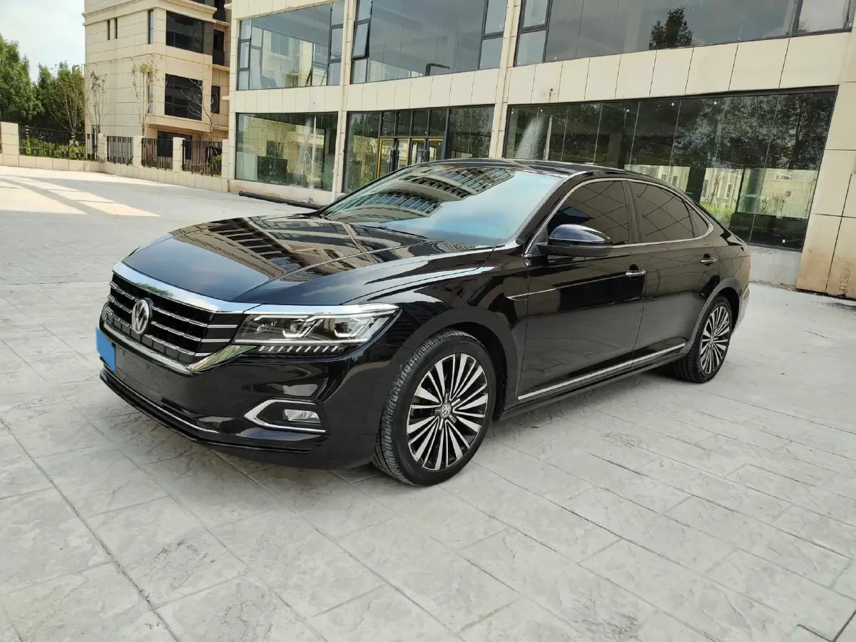 2019 Volkswagen Passat 2.0T 186HP L4 7DCT