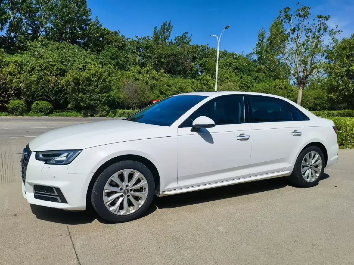 2019 Audi A4L 2.0T 190HP L4 7DCT