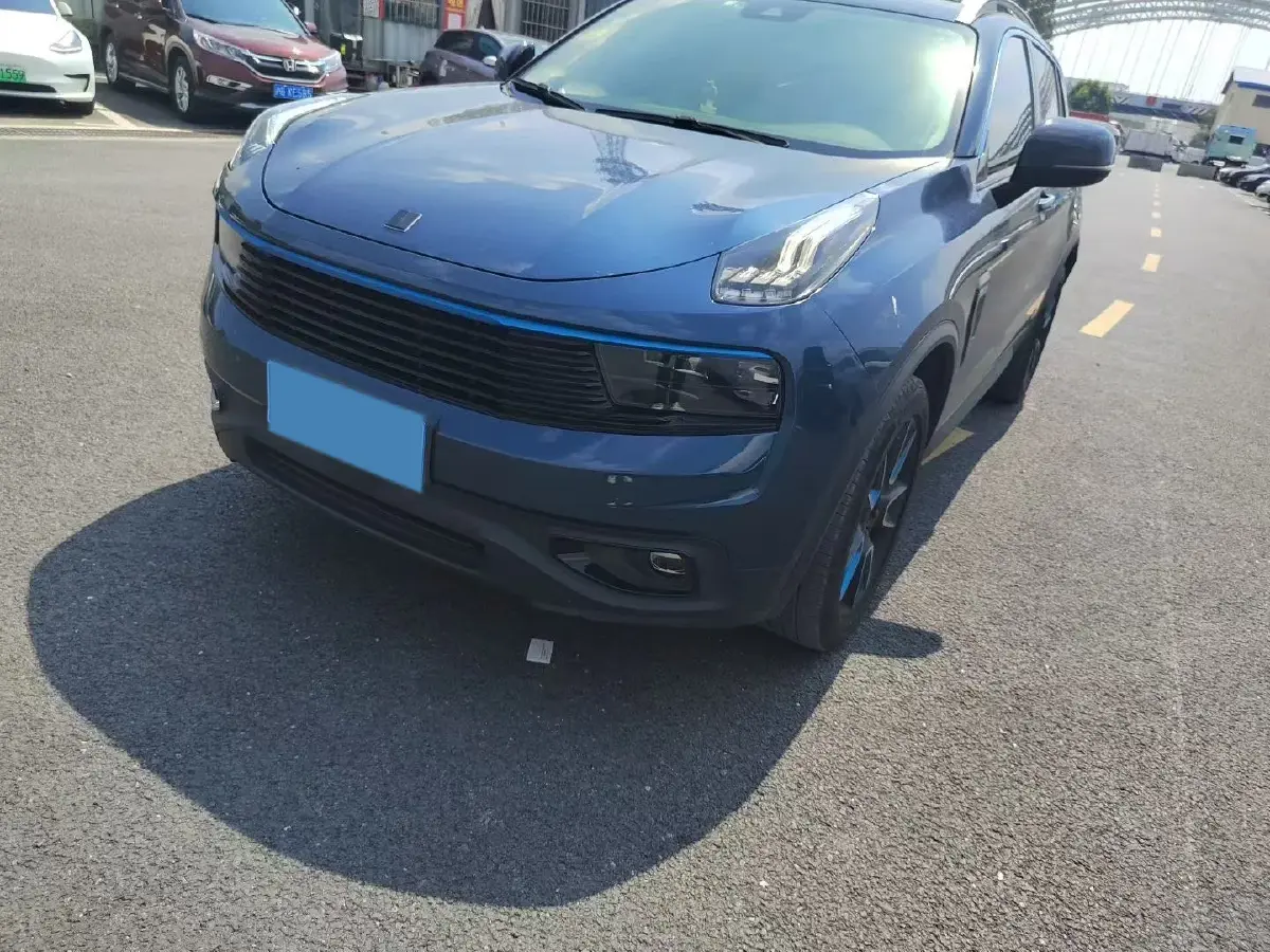2017 LYNK&CO 01 2.0T 190HP L4 6AT