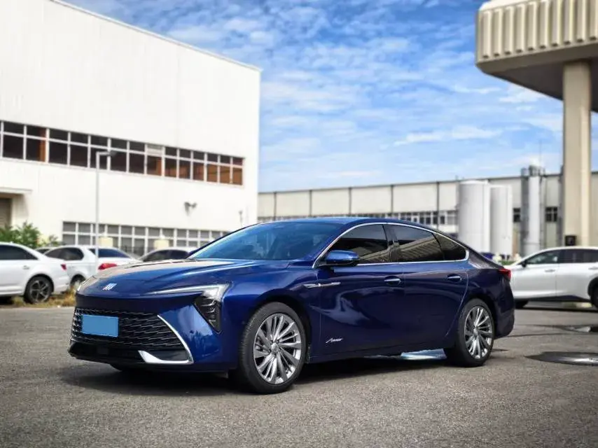 2023 Buick Larcosse 2.0T 237HP L4 9AT