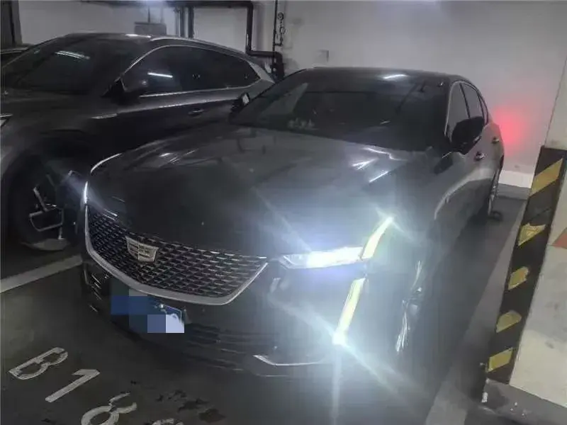 2022 Cadillac CT5 2.0T 237HP L4 10AT