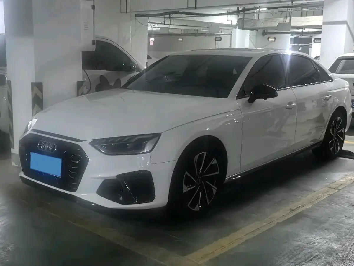 2023 Audi A4L 2.0T 190HP L4 7DCT