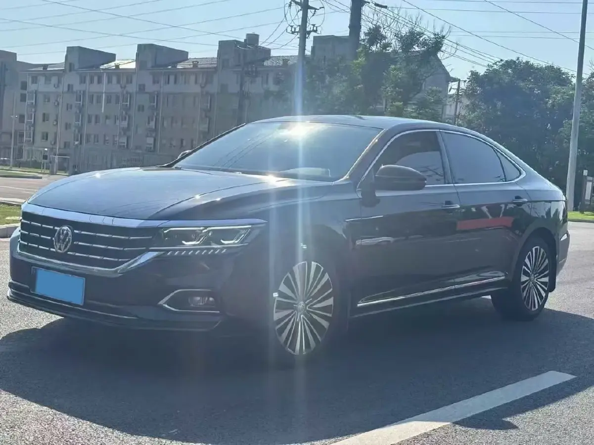 2017 Volkswagen Passat 1.8T 180HP L4 7DCT