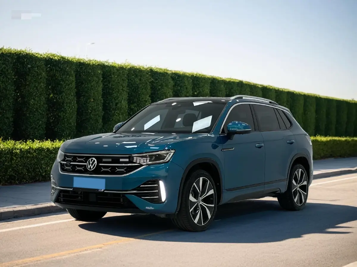 2023 Volkswagen Tayron 2.0T 220HP L4 7DCT