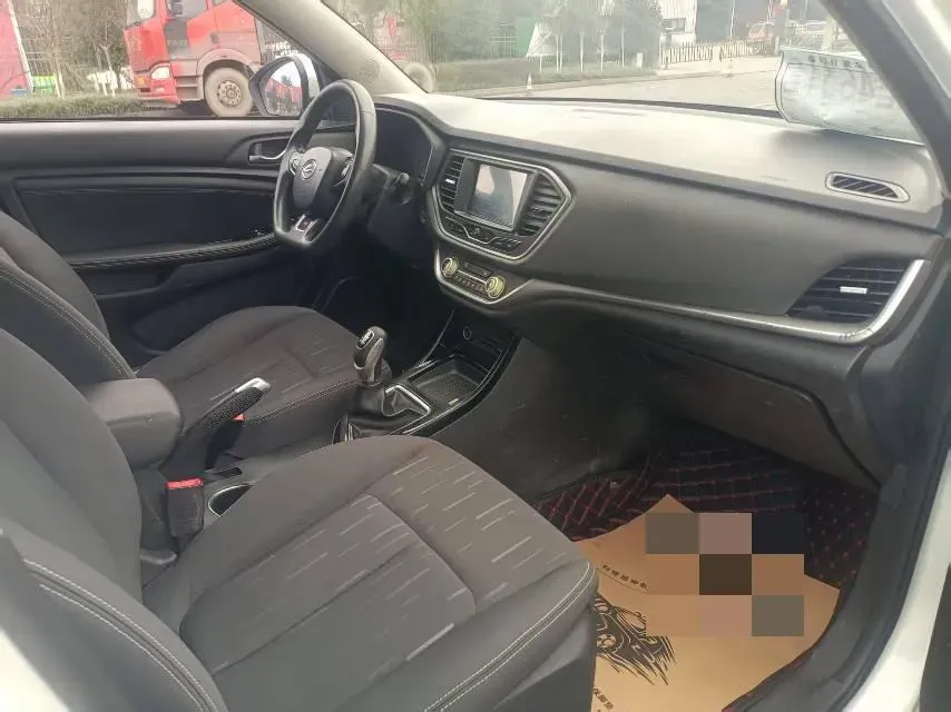 2017 Landwind X2 1.6L 125HP L4 5MT,autocango,china used car exporter,china ev exporter,chinese used car exporter,chinese used ev exporter