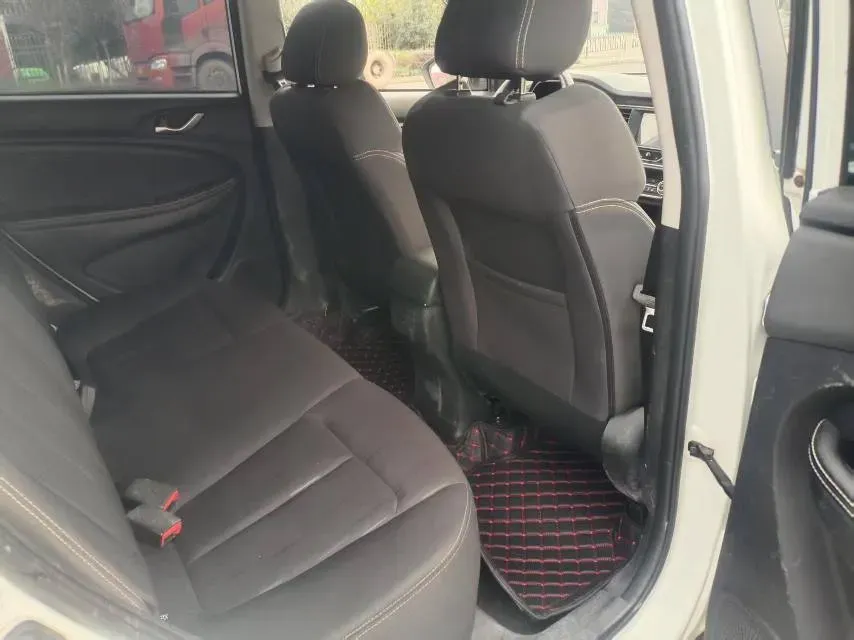 2017 Landwind X2 1.6L 125HP L4 5MT,autocango,china used car exporter,china ev exporter,chinese used car exporter,chinese used ev exporter