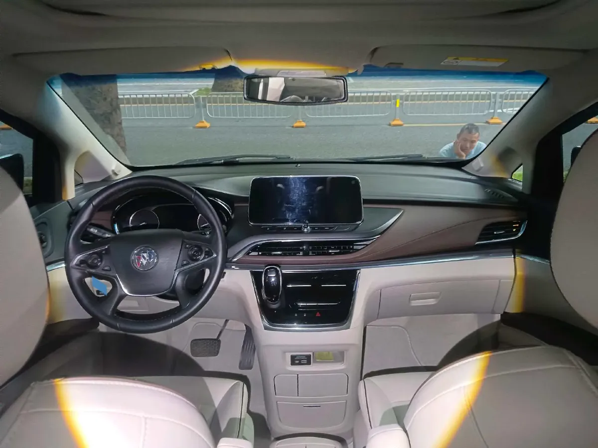 2022 Buick GL8 2.0T 237HP L4 9AT,autocango,china used car exporter,china ev exporter,chinese used car exporter,chinese used ev exporter