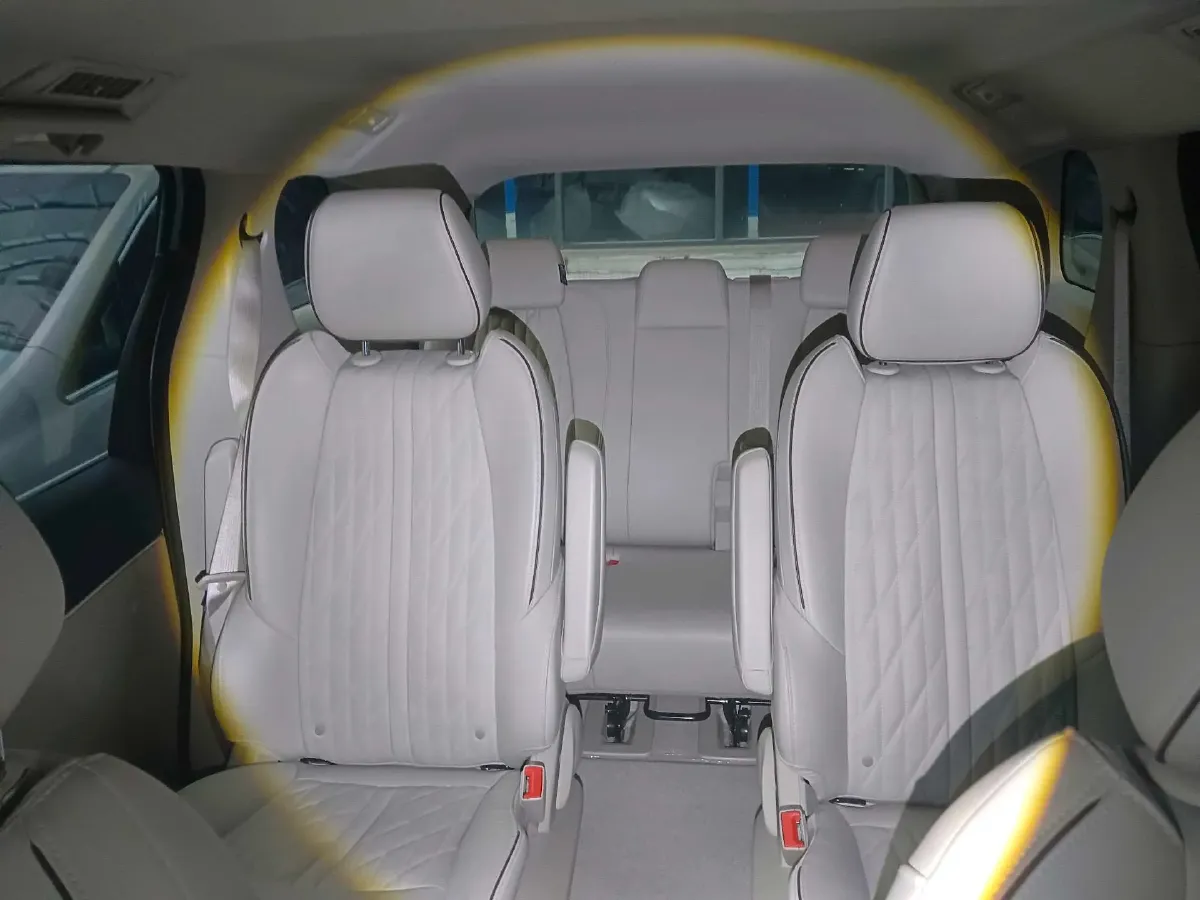 2022 Buick GL8 2.0T 237HP L4 9AT,autocango,china used car exporter,china ev exporter,chinese used car exporter,chinese used ev exporter