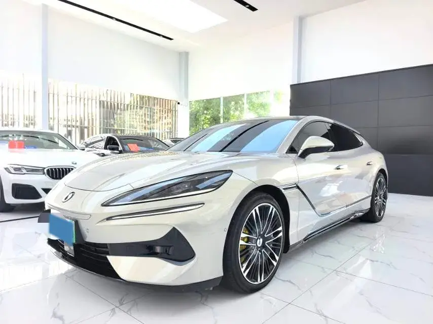 2024 Denza DenzaZ9GT 2.0T 207HP L4 E-CVT PHEV 38.5KWH