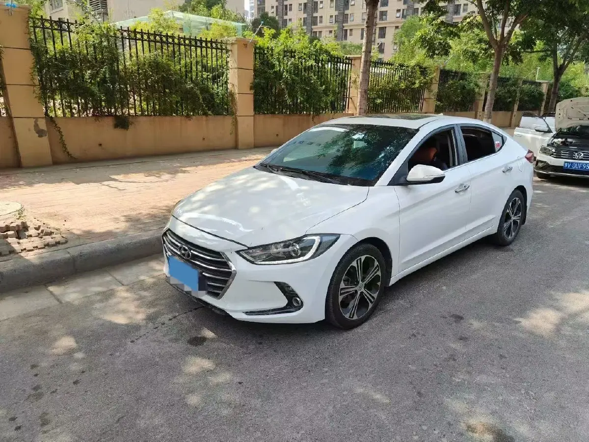 2018 Hyundai Elantra 1.4T 130HP L4 7DCT