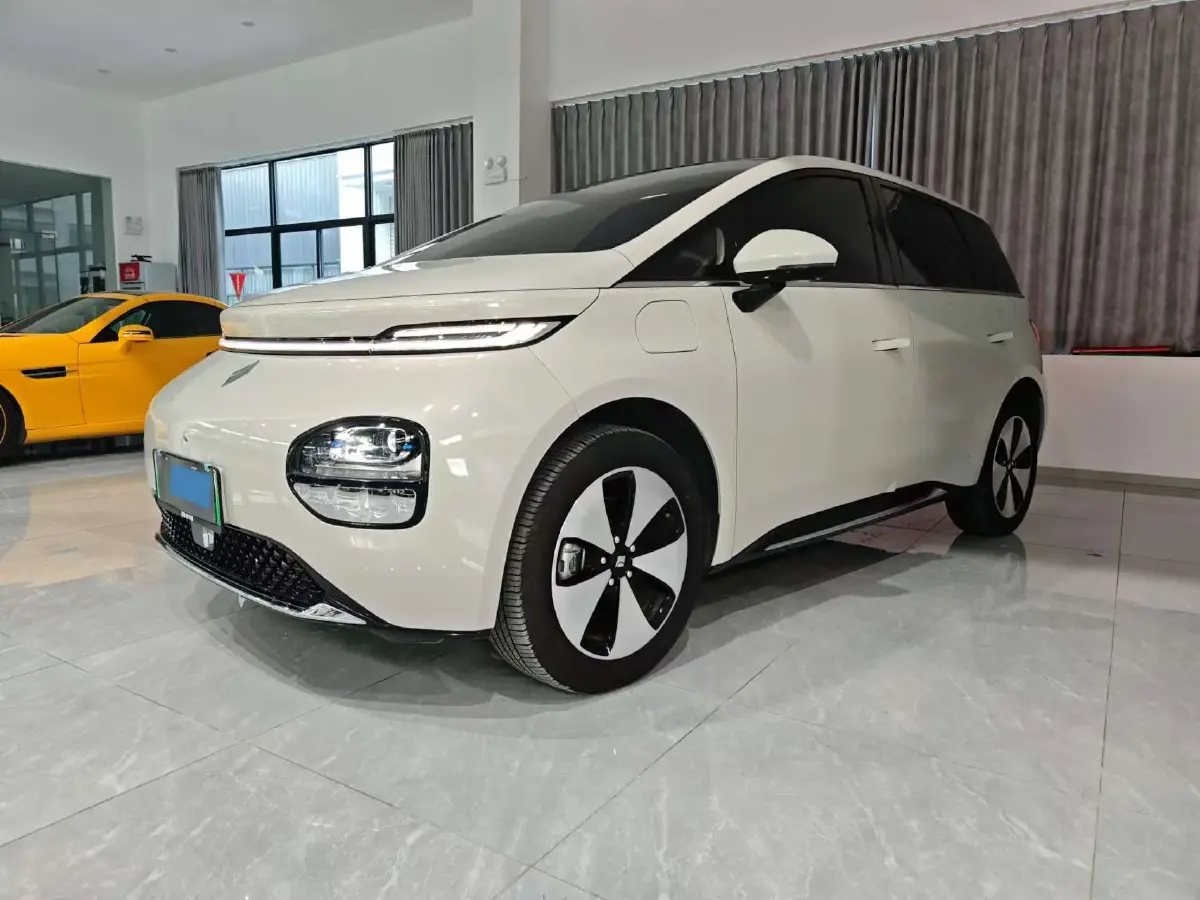 2023 BaoJun Cloud BEV 50.6KWH