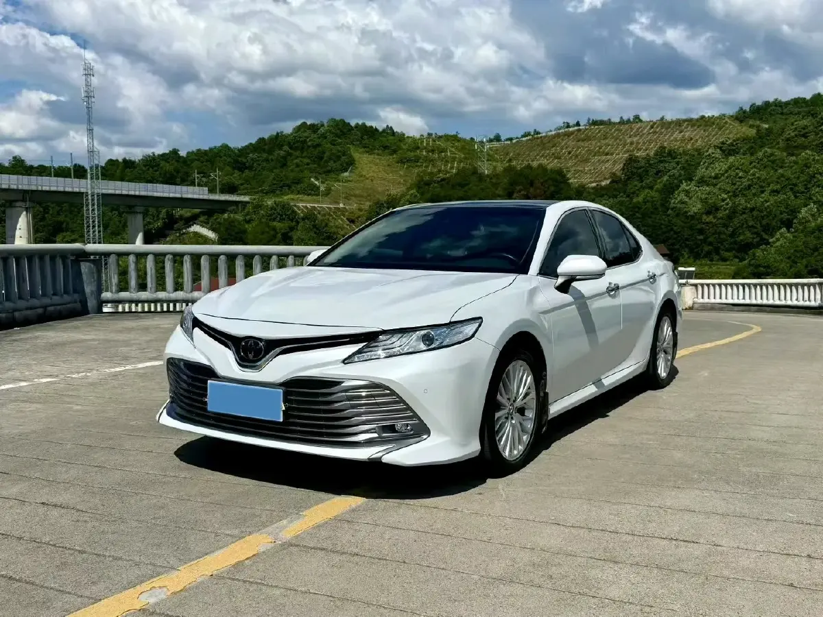 2021 Toyota Camry 2.5L 178HP L4 E-CVT Hybrid