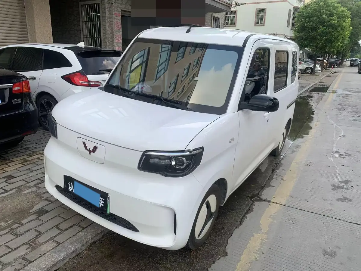 2025 WuLing ZhiGuang BEV 17.7KWH