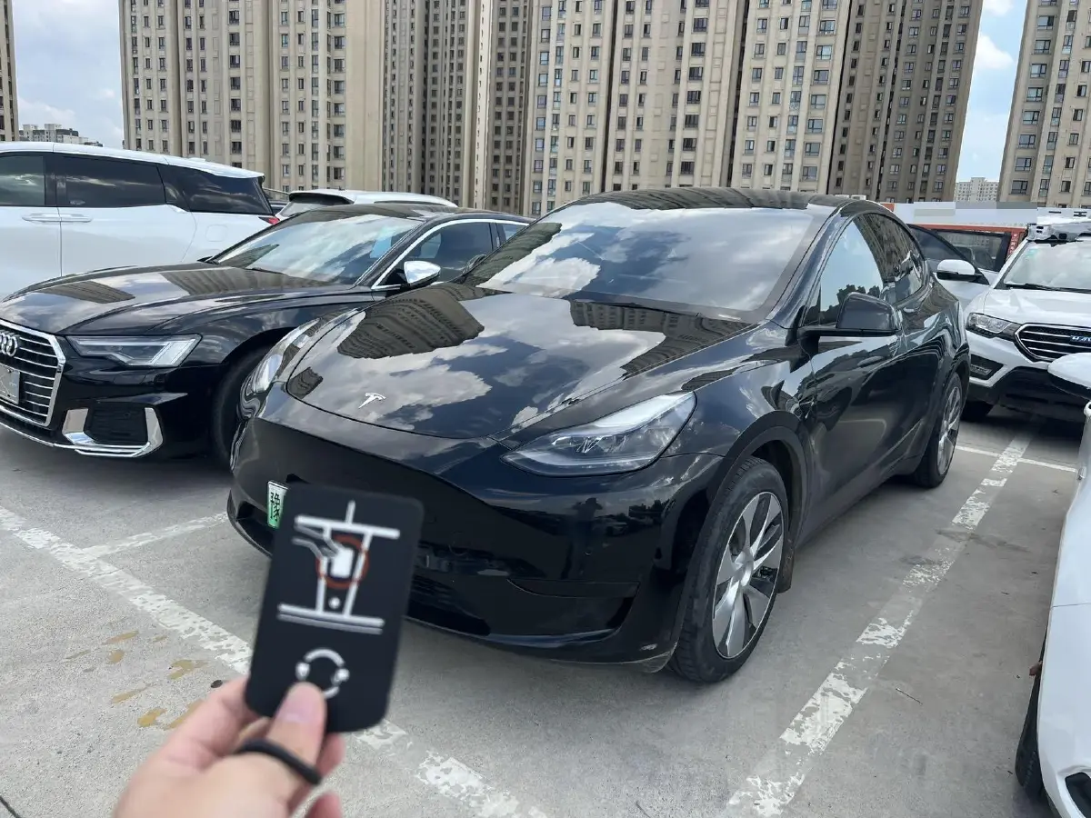 2022 Tesla Model Y BEV 60KWH