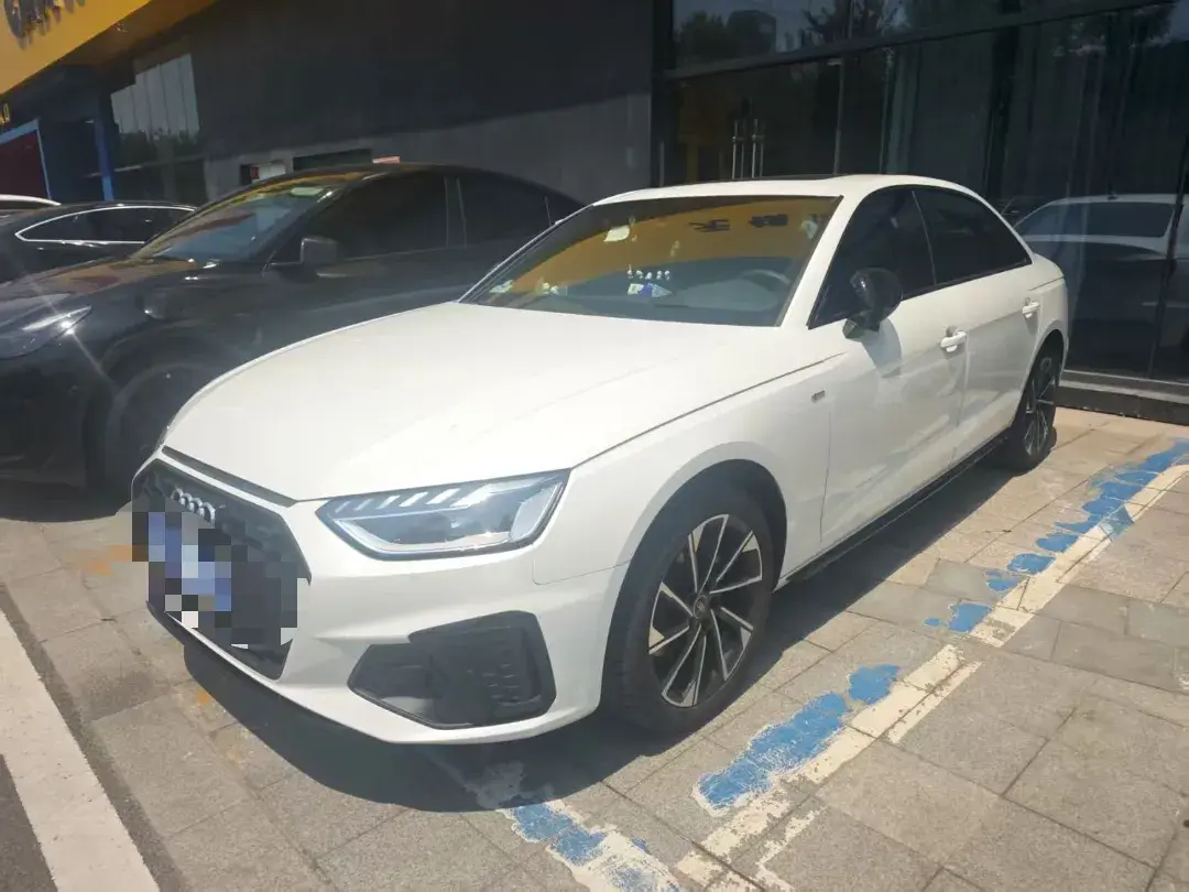 2023 Audi A4L 2.0T 190HP L4 7DCT