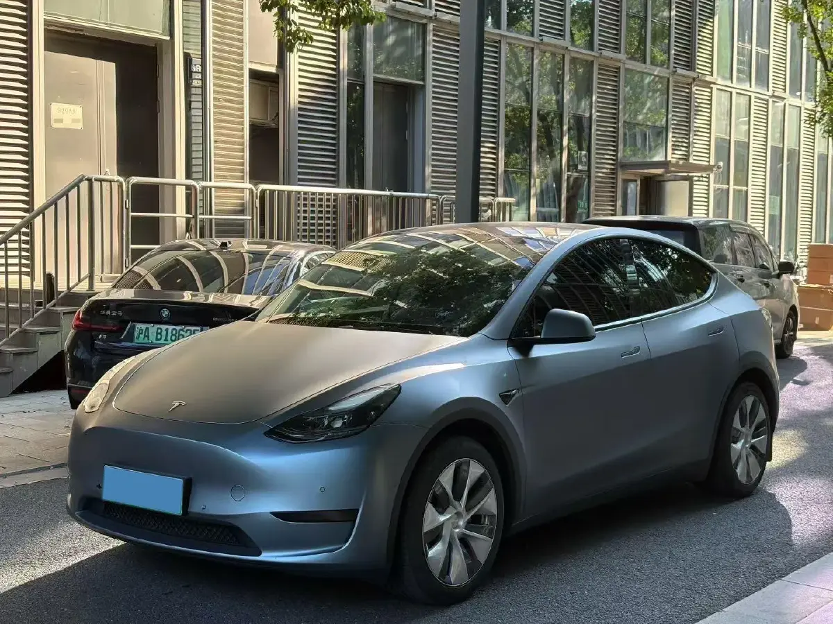 2022 Tesla Model Y BEV 60KWH