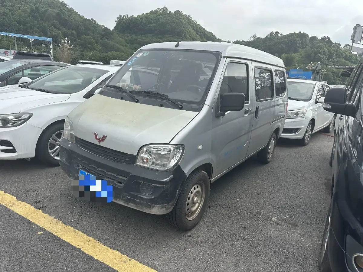 2015 WuLing ZhiGuang 1.2L 82HP L4 5MT