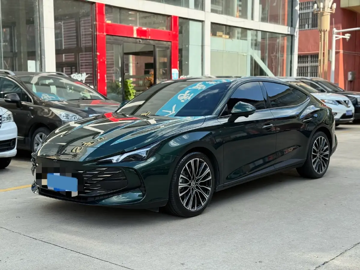 2023 MG 7 2.0T 261HP L4 9AT