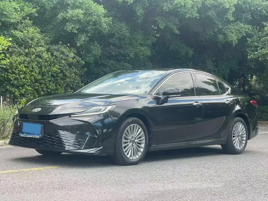 2024 Toyota Camry 2.0L 152HP L4 E-CVT Hybrid