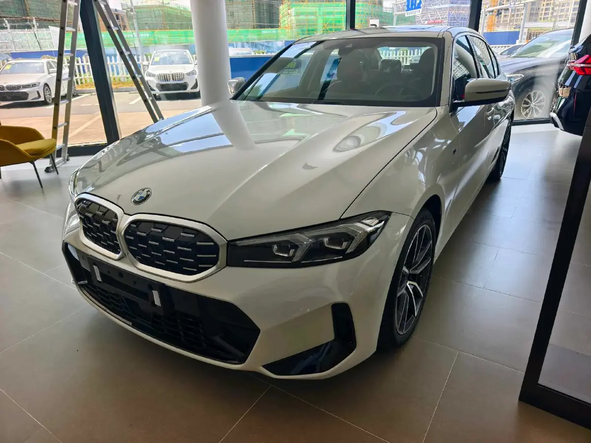 2025 BMW 3 Series 2.0T 184HP L4 8AT