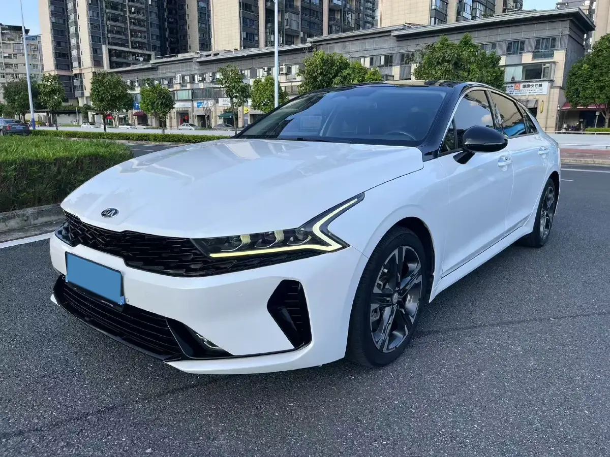 2020 Kia K5 2.0T 240HP L4 8AT