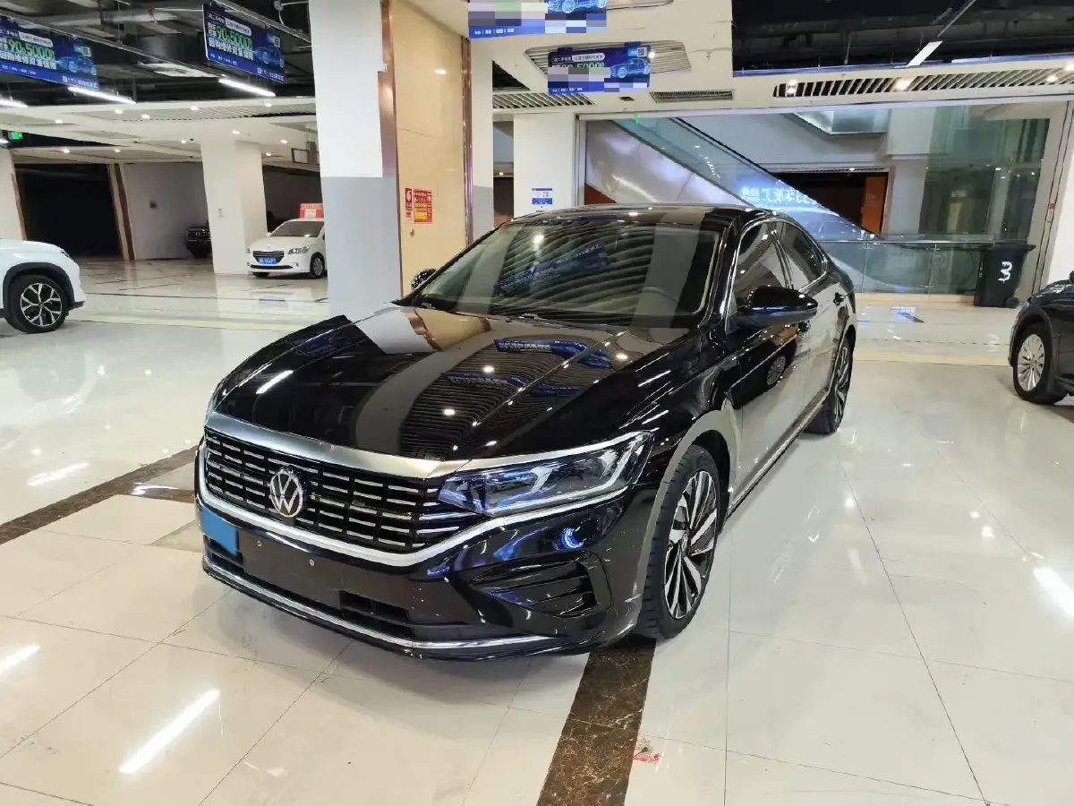 2022 Volkswagen Passat 2.0T 186HP L4 7DCT