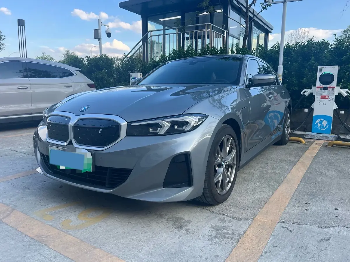 2022 BMW i3 BEV 70KWH