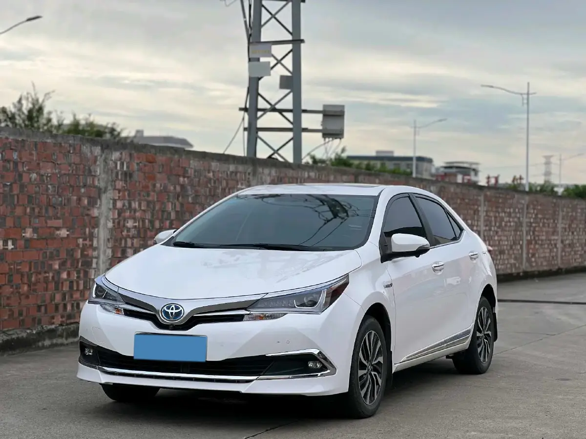 2017 Toyota Corolla 1.8L 99HP L4 E-CVT Hybrid