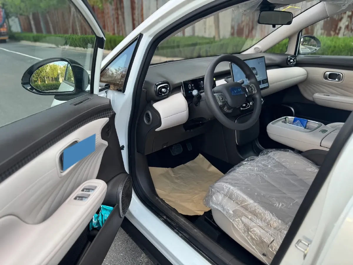 2025 Aion AION UT BEV,autocango,china used car exporter,china ev exporter,chinese used car exporter,chinese used ev exporter