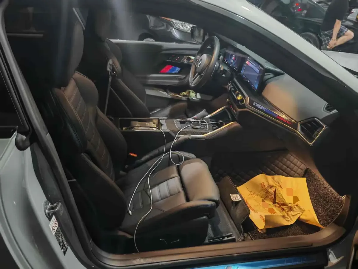 2023 BMW 3.0T 333HP L6 8AT,autocango,china used car exporter,china ev exporter,chinese used car exporter,chinese used ev exporter