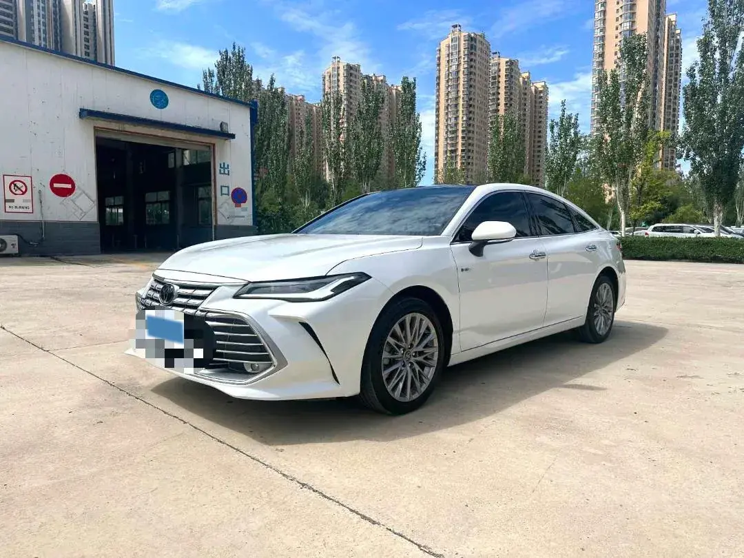 2024 Toyota Avalon 2.0L 152HP L4 E-CVT Hybrid