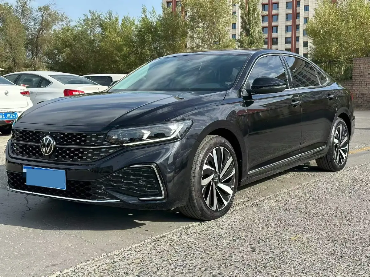 2022 Volkswagen Passat 2.0T 186HP L4 7DCT