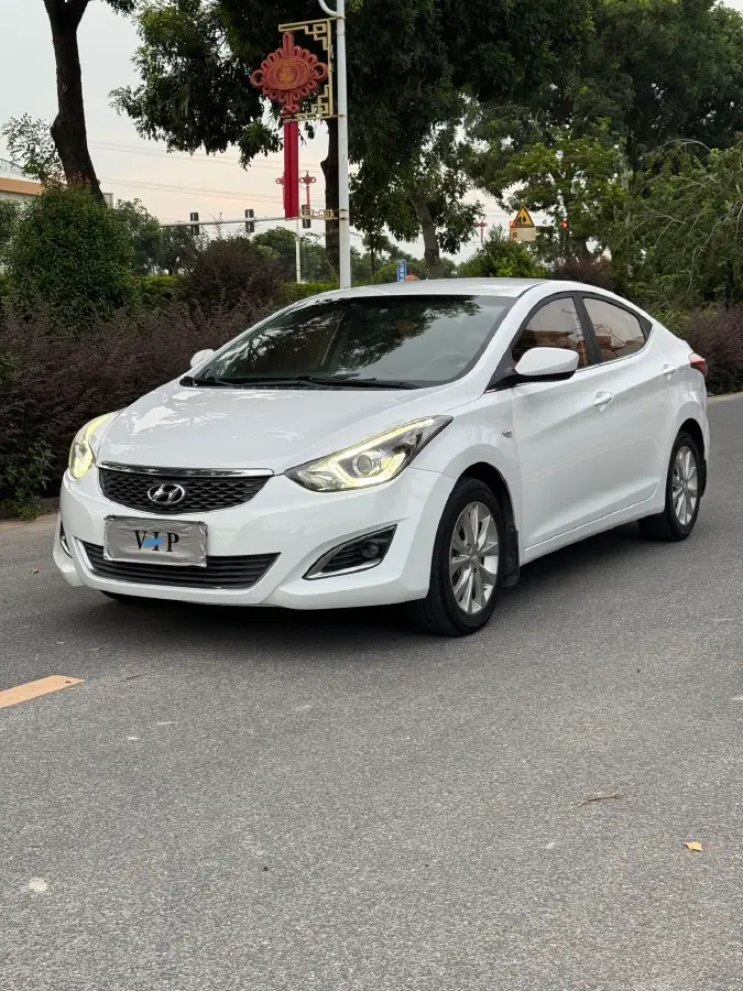 2016 Hyundai Elantra 1.6L 128HP L4 6AT