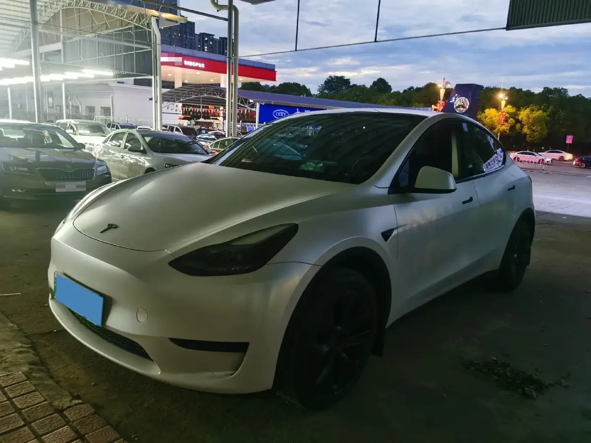 2024 Tesla Model Y BEV 60KWH