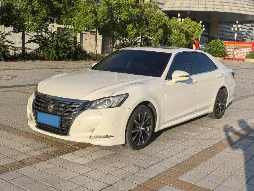2018 Toyota Crown 2.0T 235HP L4 8AT