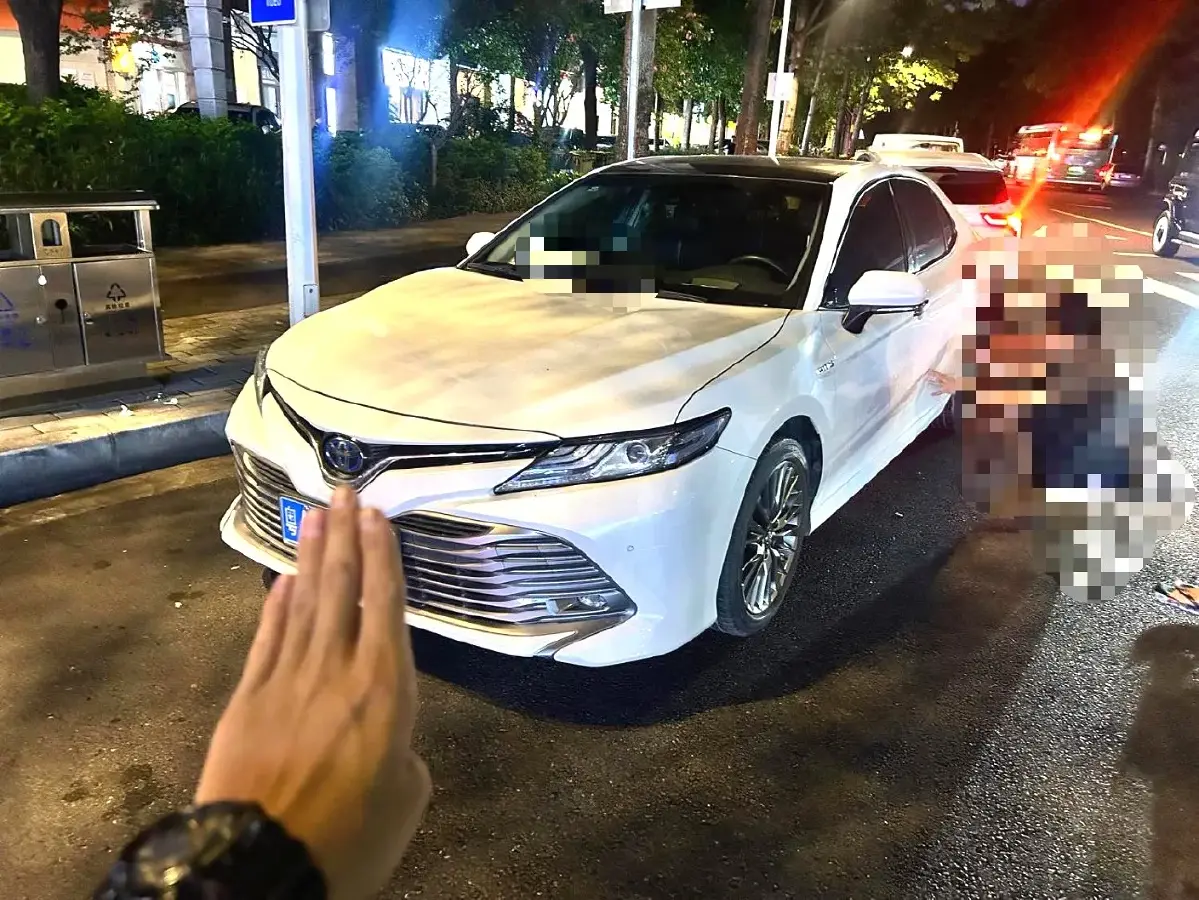 2019 Toyota Camry 2.5L 178HP L4 E-CVT Hybrid
