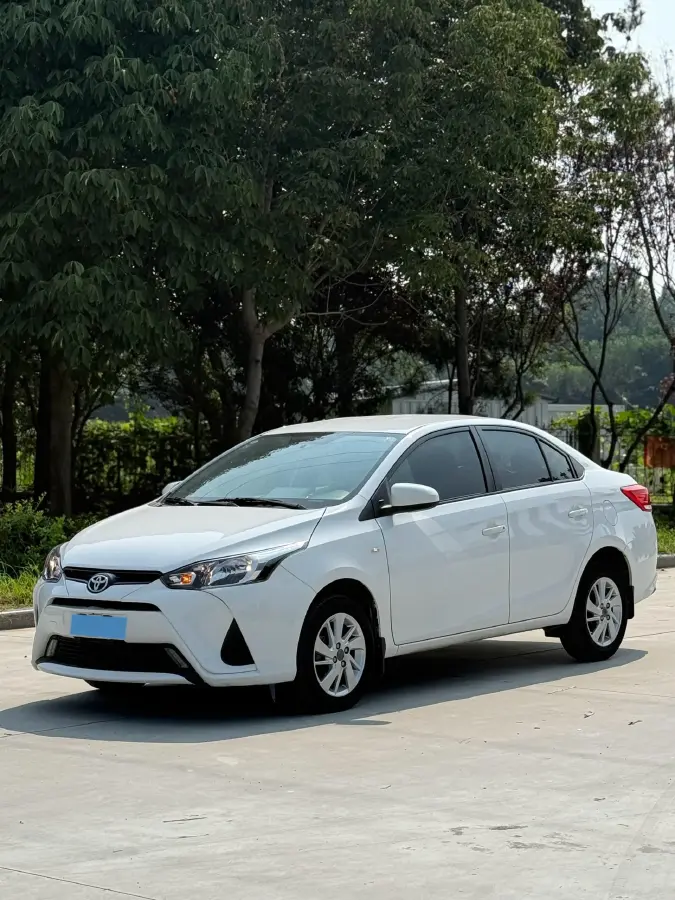 2017 Toyota Yaris L 1.5L 107HP L4 CVT