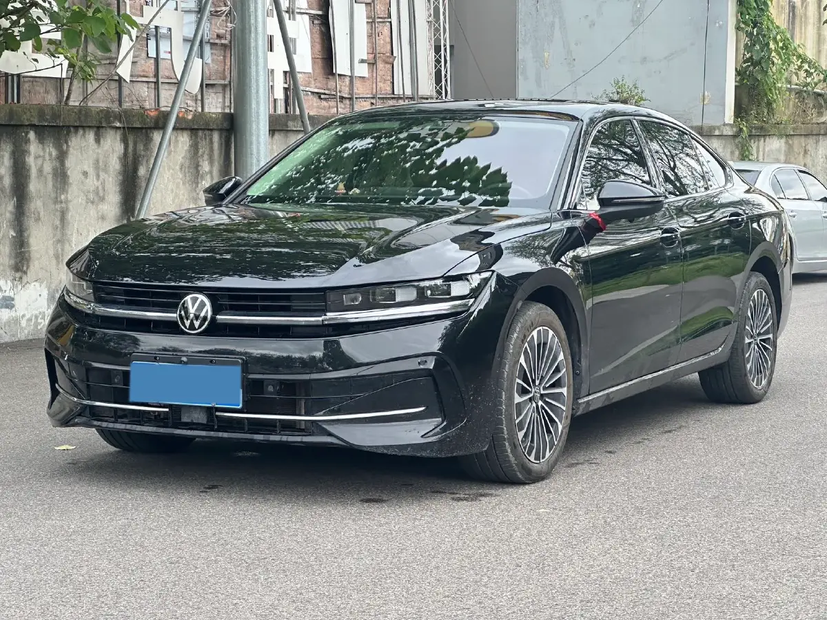 2024 Volkswagen Magotan 2.0T 220HP L4 7DCT