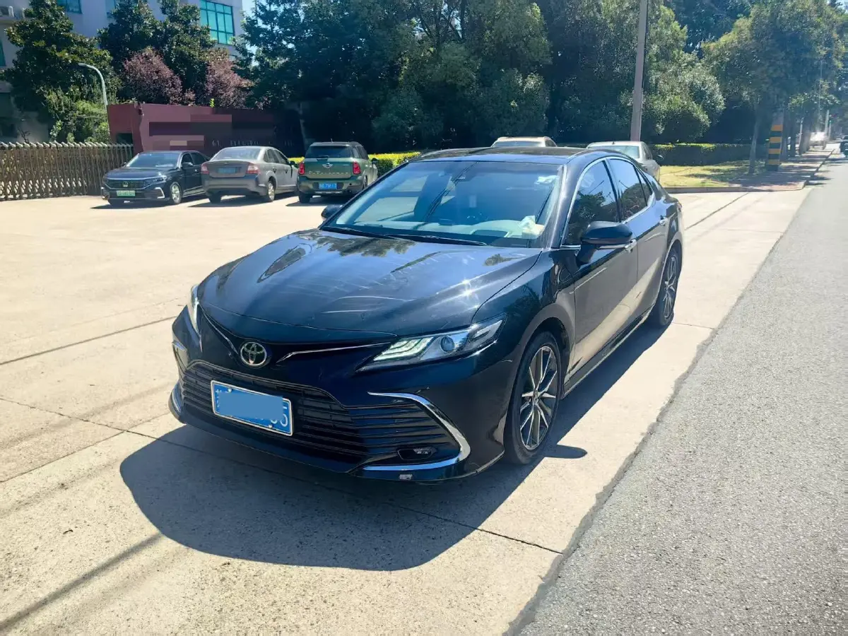 2021 Toyota Camry 2.5L 209HP L4 8AT