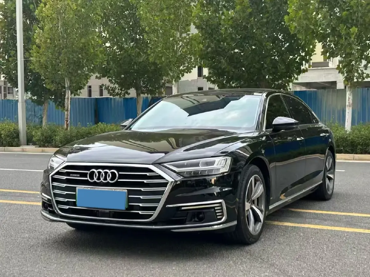 2022 Audi A8 3.0T 340HP V6 8AT PHEV 14.1KWH
